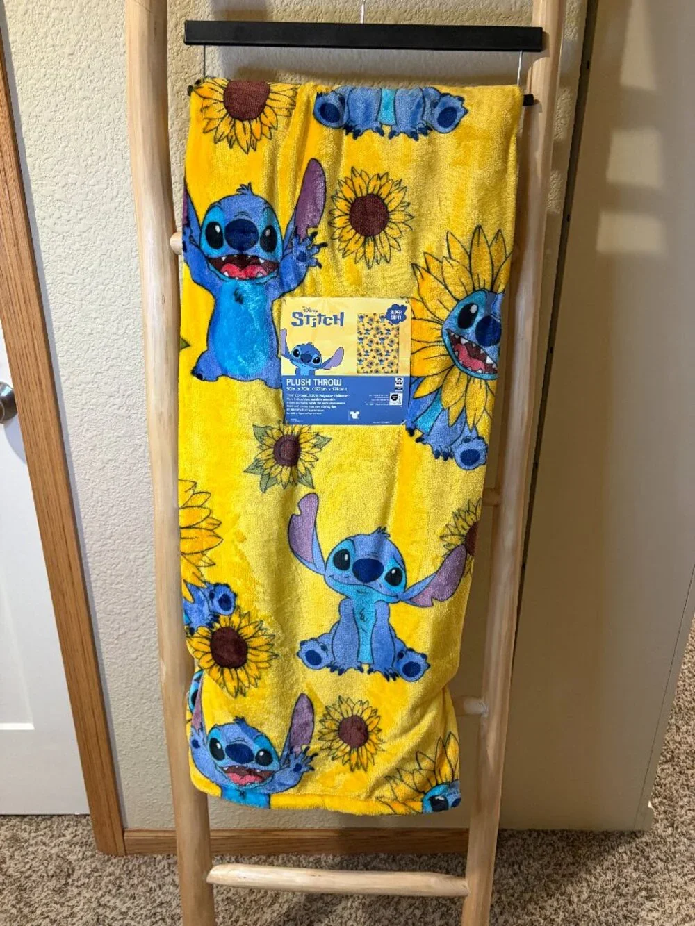 Disney Lilo & Stitch Stitch Sunflower Yellow Plush Throw Blanket 50x70 NWT